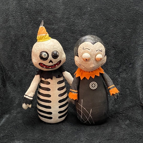 Halloween Skeleton and Vampire Decor - Picture 2 of 16